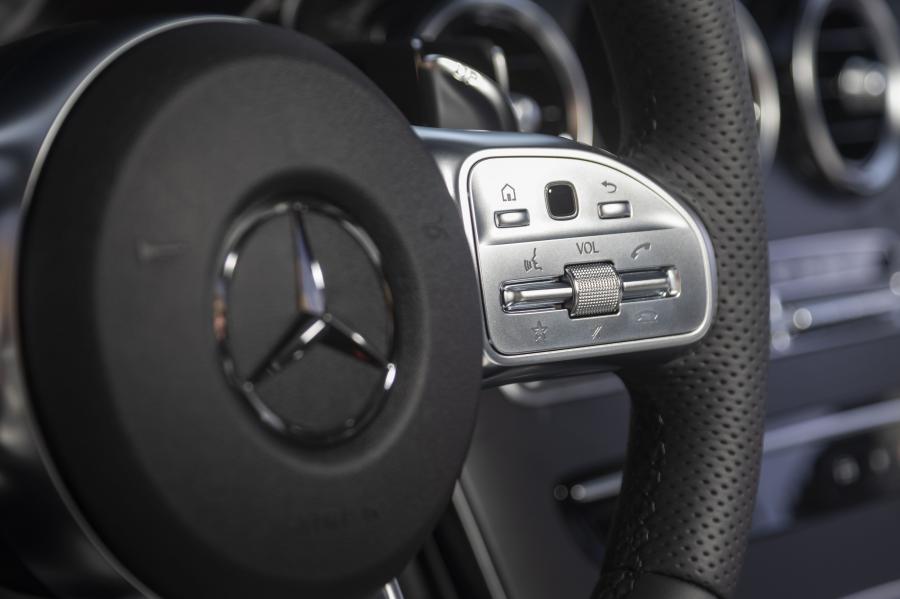 Детали интерьера Mercedes-AMG GLC43 4Matic Coupe (C253) 2019 года  (NA) (фото 51 из 69)